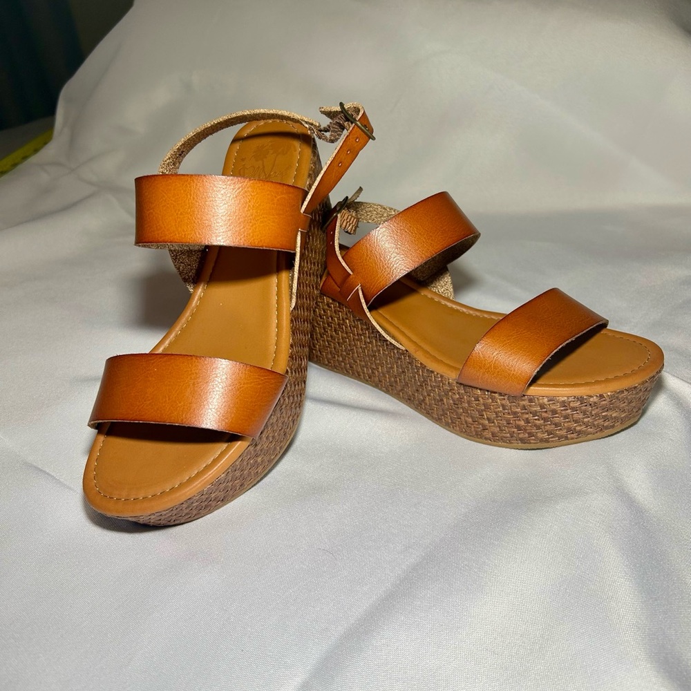 Jellypop Nadelle Brown Faux Leather Sandals with Woven Wedge Sz 8.5
